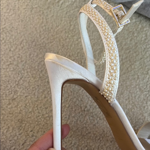 Elegant White Strappy Heels with Pearl Accents - Picture 3 of 3